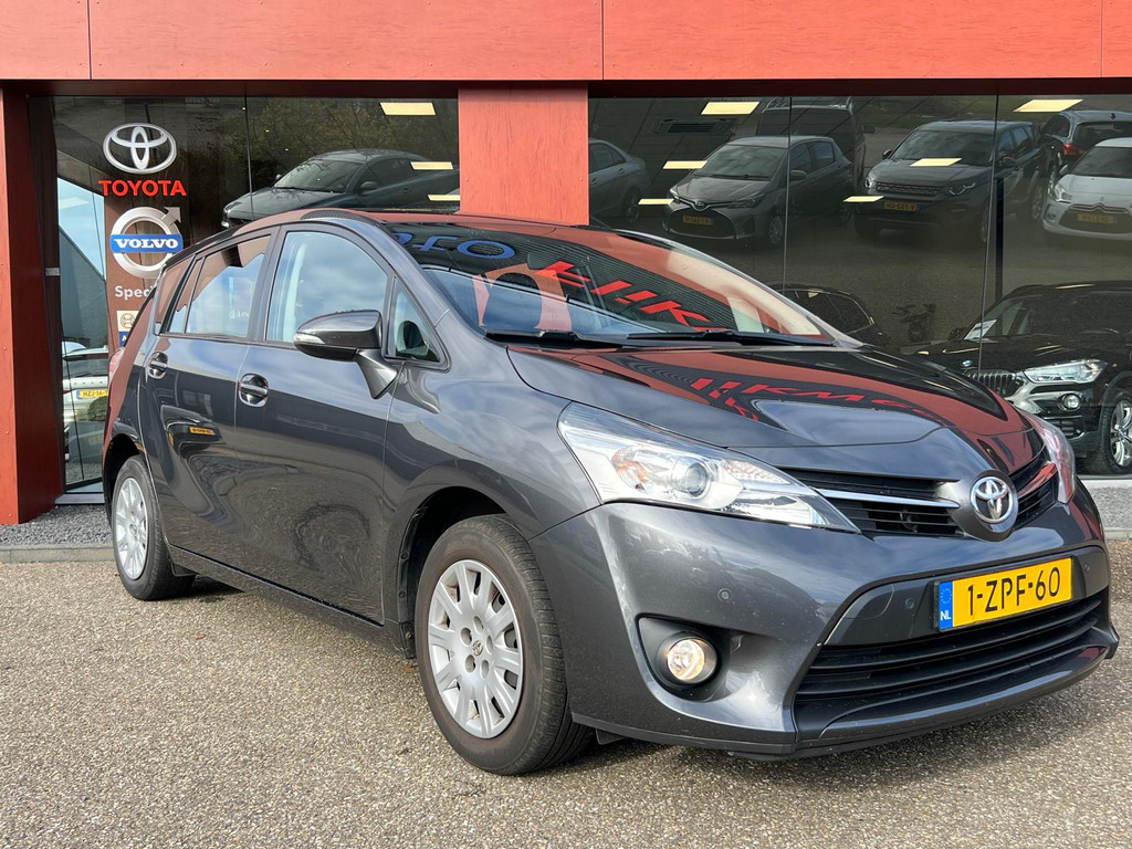 Toyota Verso 1.6 VVT-i Comfort | Trekhaak | Park. Sensoren | 100% Dealeronderhouden! 48462377-2.jpg | Auto Flikweert