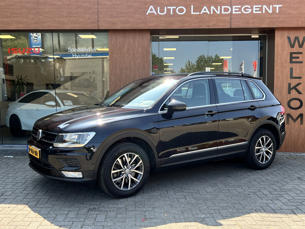Volkswagen Tiguan Volkswagen Tiguan 2.0 TSI 4Motion Highline | Trekgew. 2500 KG | Trekhaak | ACC | Head up | Camera 48848871-1.jpg | Auto Flikweert