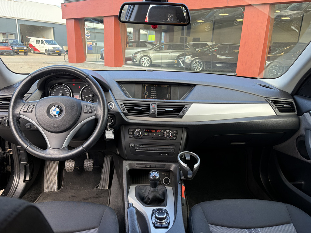 BMW X1 sDrive18i Executive 52923833-4.jpg | Auto Flikweert